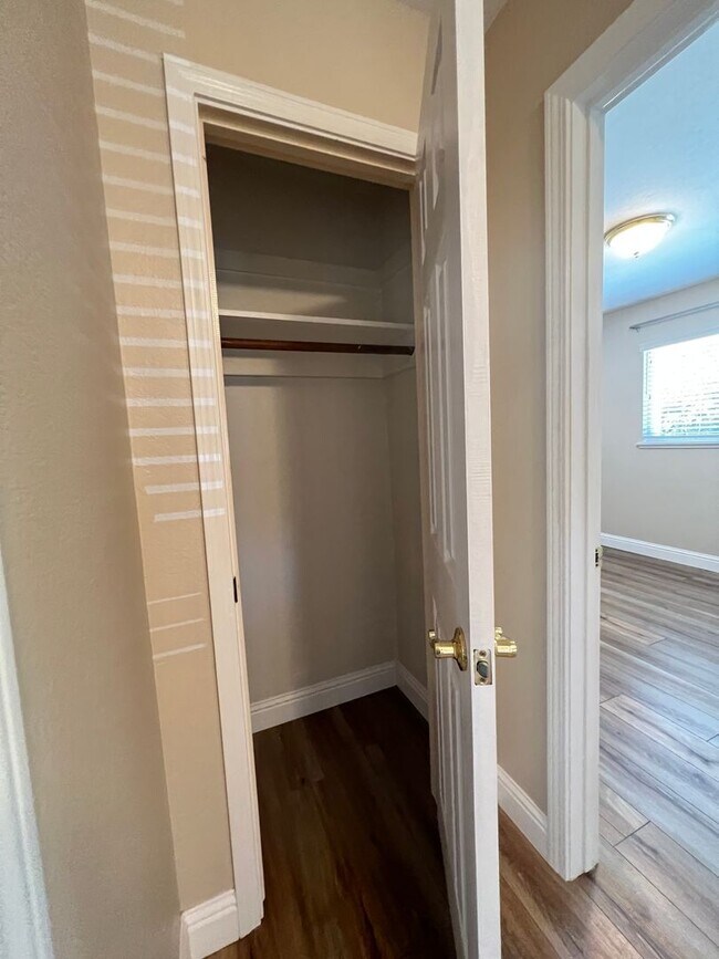 Building Photo - Single Story 3 bedroom In Cute Treelined Vallejo Neighborhood