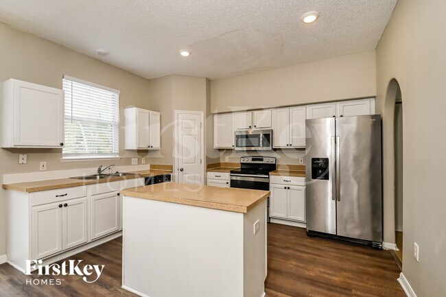 Building Photo - 12734 Kings Lake Dr