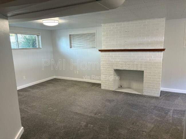 Building Photo - 442 N 250 E