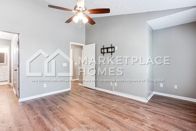 Building Photo - 602 Spanish Oak Dr