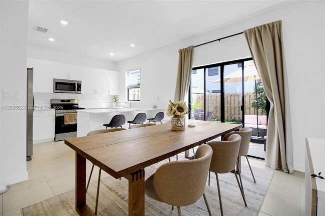 Building Photo - 12866 SW 232nd Ln