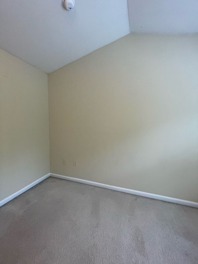 Building Photo - 05-203 Doddi