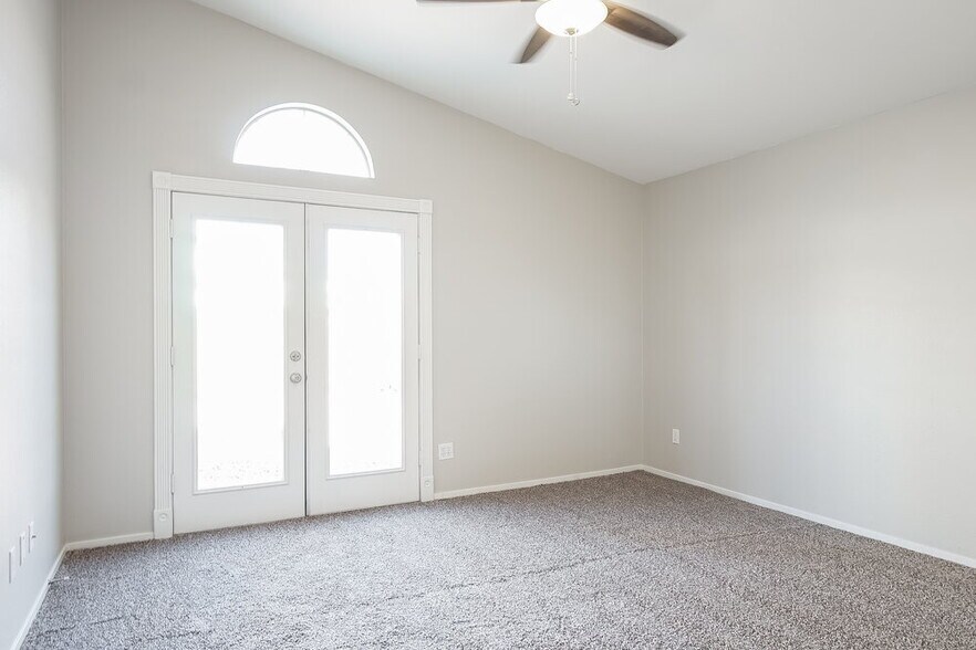 Building Photo - 7032 Village Shore Ct