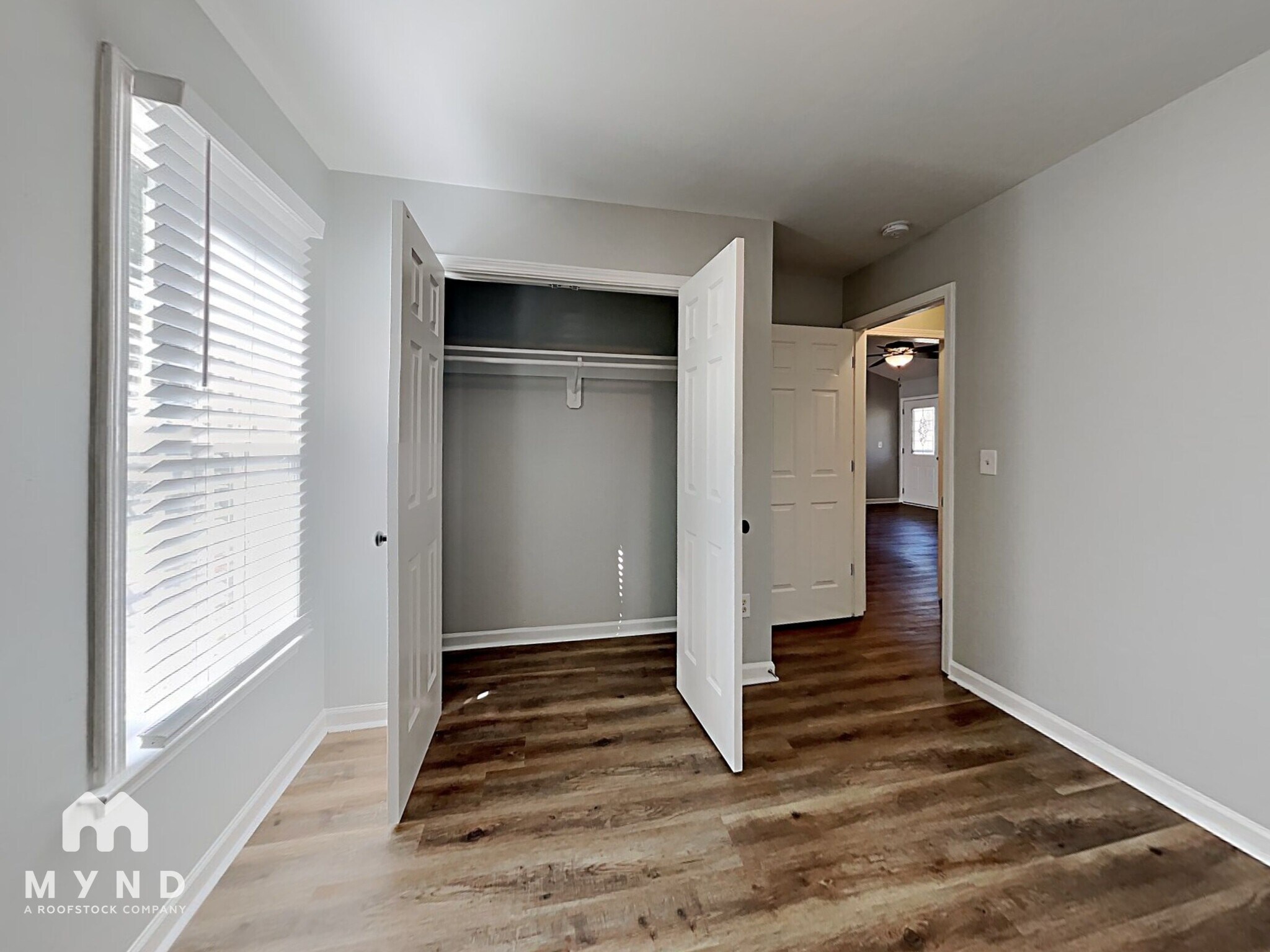 Building Photo - 560 Sunray Dr