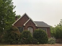 Building Photo - 363 Douglas St