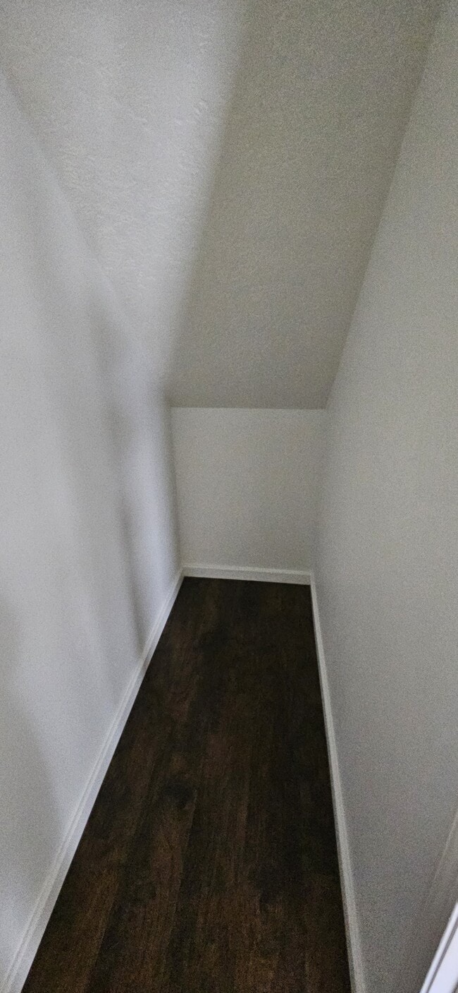 Building Photo - 400 Par Ave