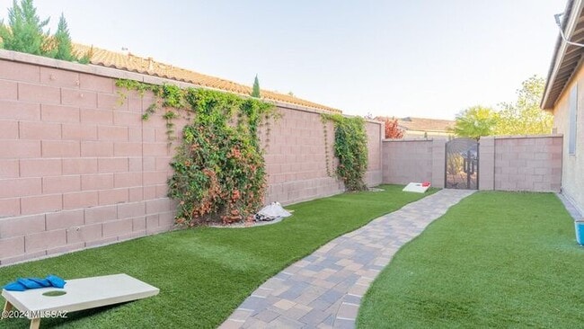 Building Photo - Beautiful Home!