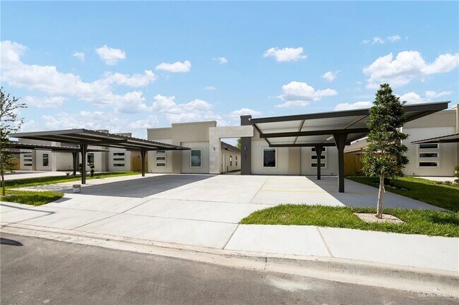 Building Photo - 30 Violet Ave W