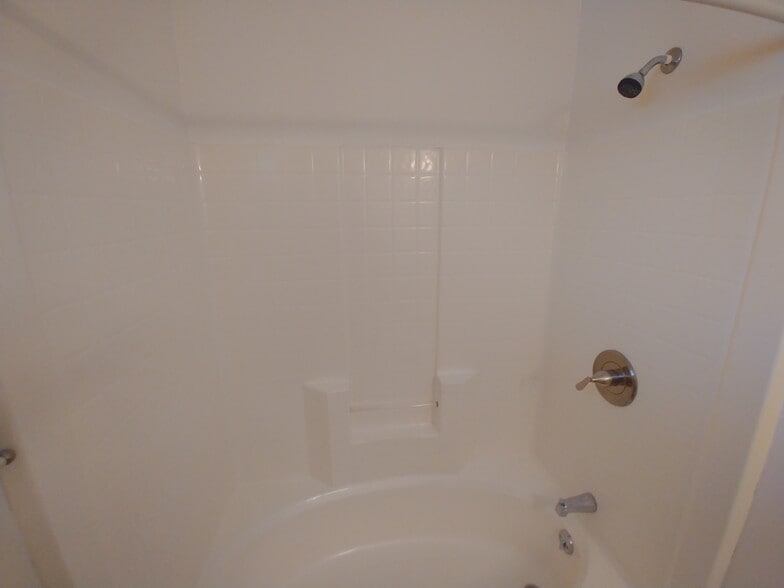 Building Photo - 936 Meadowbrook Dr