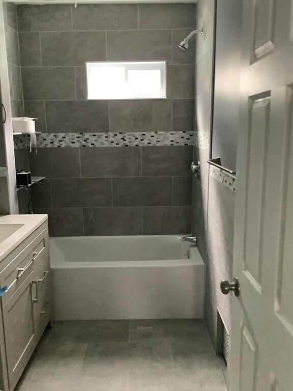 Building Photo - 47 Fellsway E