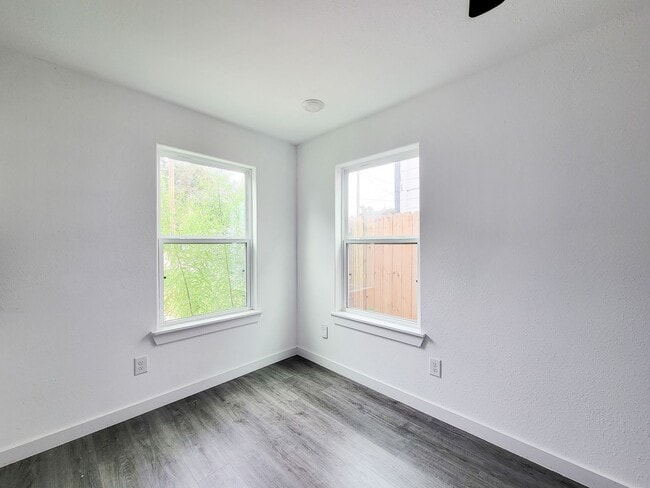 Building Photo - This newly constructed 3-bedroom, 2-bathro...