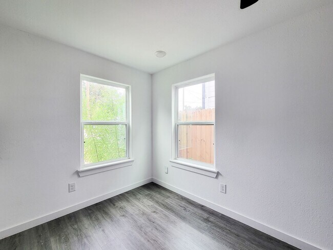 Building Photo - This newly constructed 3-bedroom, 2-bathroom unit offers modern living with 1,150 sq ft of space....