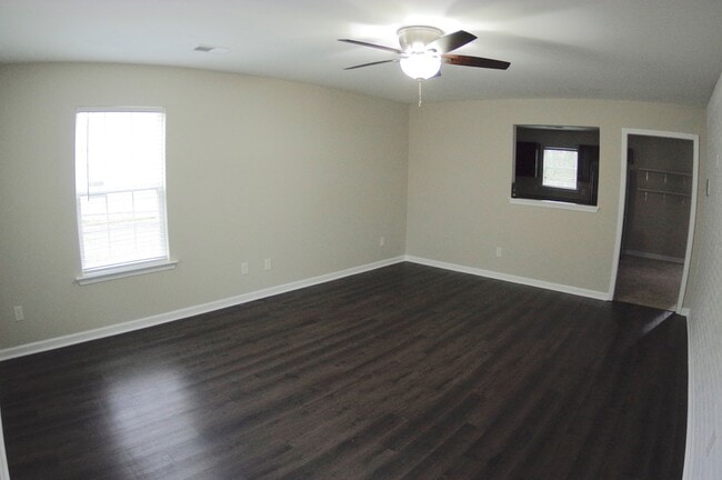 Building Photo - 129 Vermillion Dr