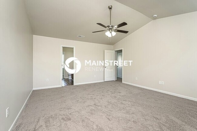 Building Photo - 4 Bedroom Pet-Friendly Home in GREENSBORO,...