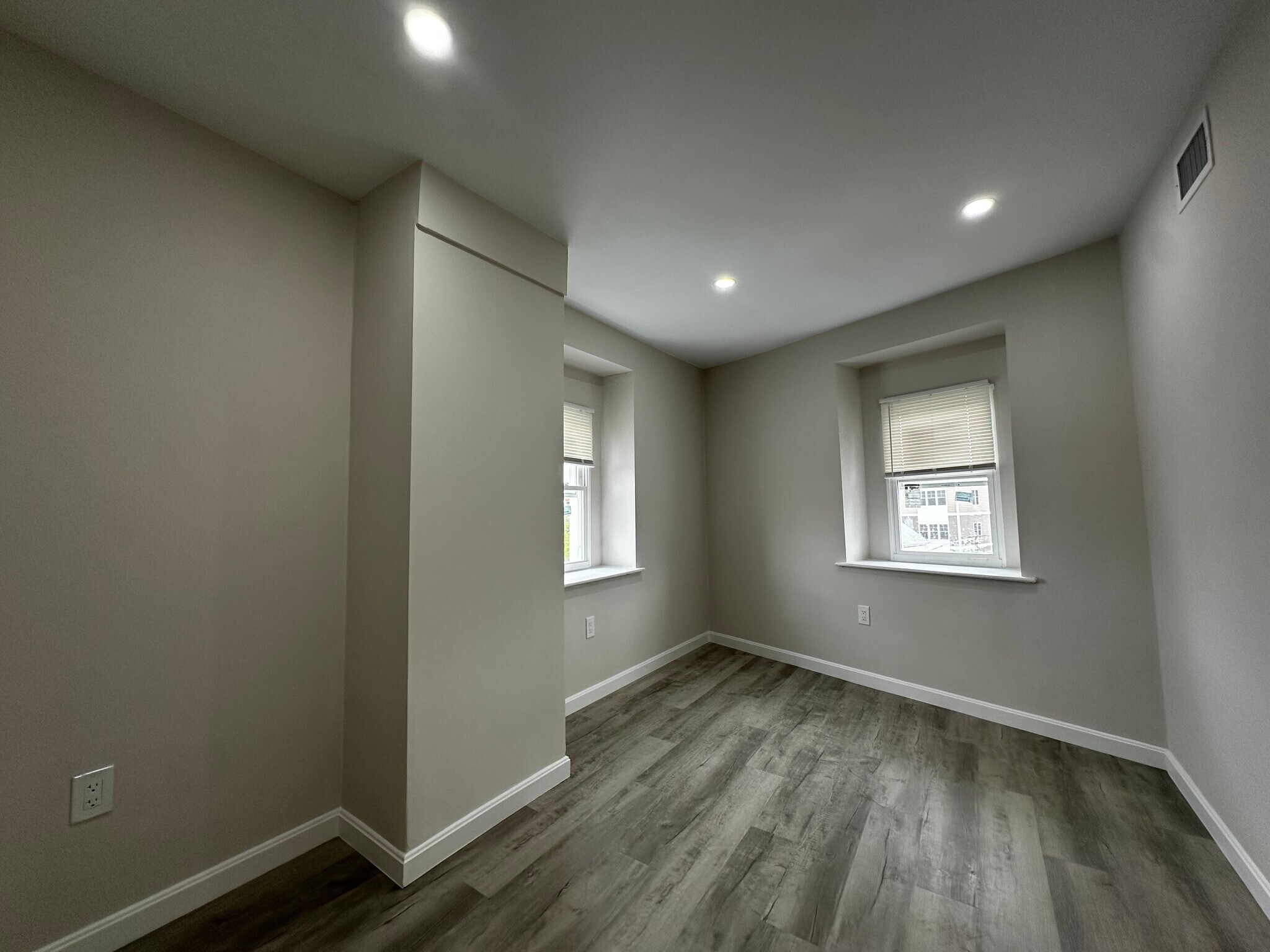 Building Photo - 57 Bennington St