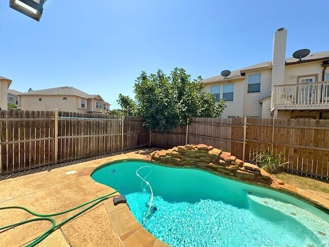 Building Photo - 12614 Oceanside Dr