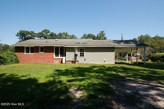 Building Photo - 707 Christine Ave