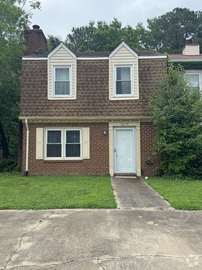 Building Photo - Charming 2 Bedroom in Churchland