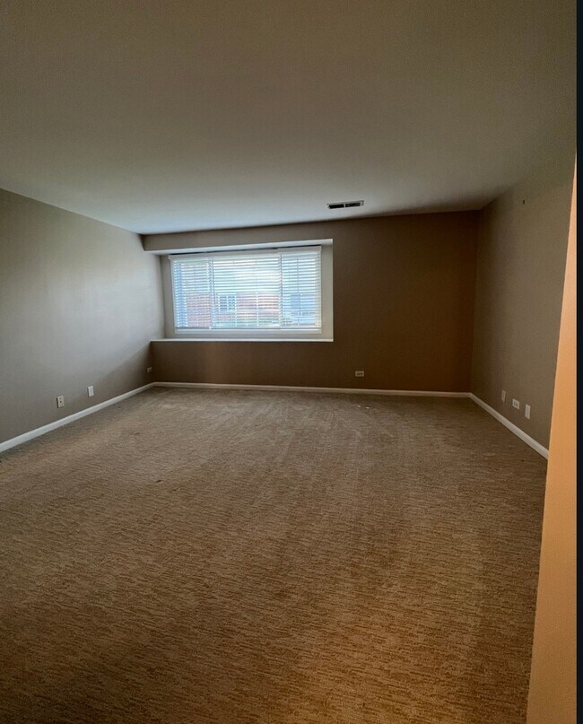 Building Photo - 7 Ashbury Ln E