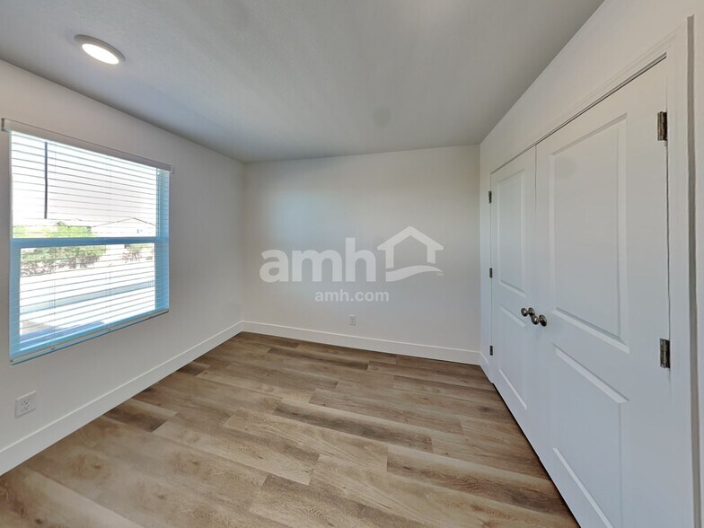 Building Photo - 11140 Magallanes St