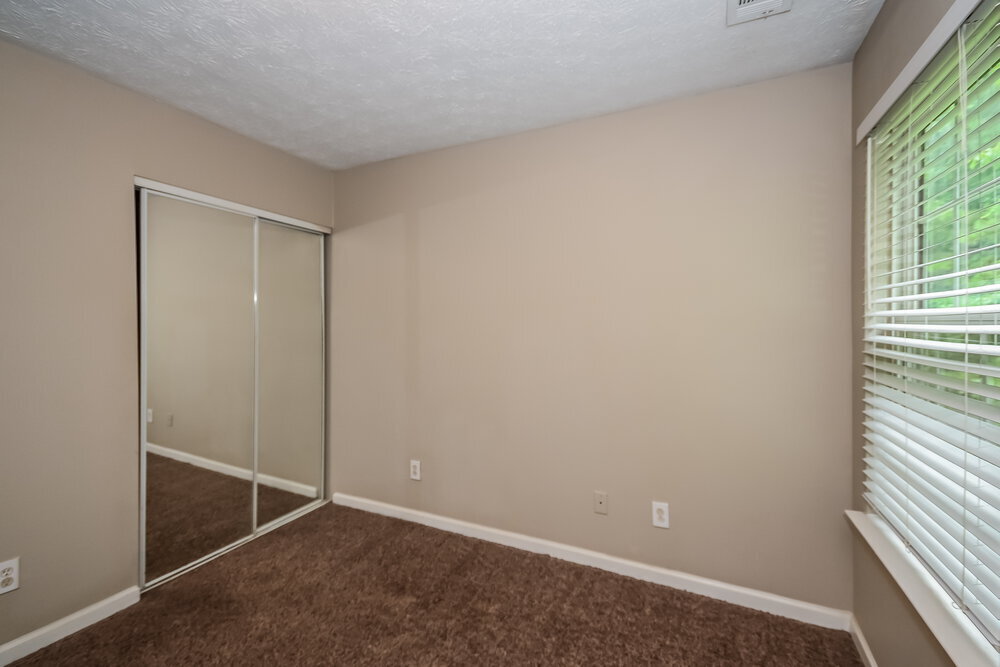 Building Photo - 213 Oak Grove Way