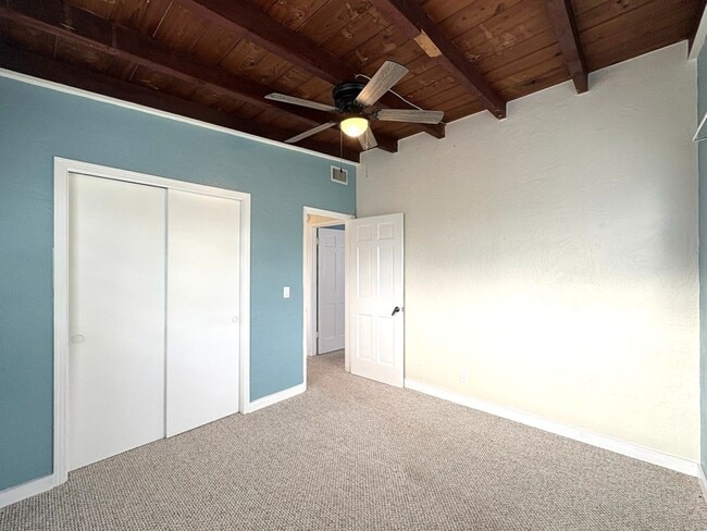Building Photo - Beachside Bungalow in Ormond Beach!