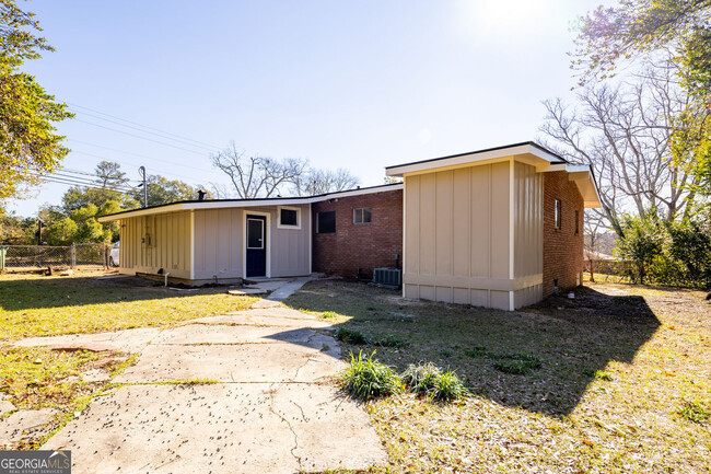 Building Photo - 355 McCartha Dr