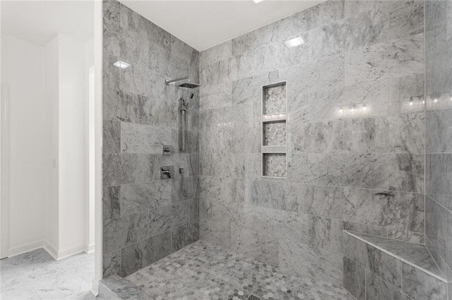 Building Photo - 1260 Lullwater Park Cir
