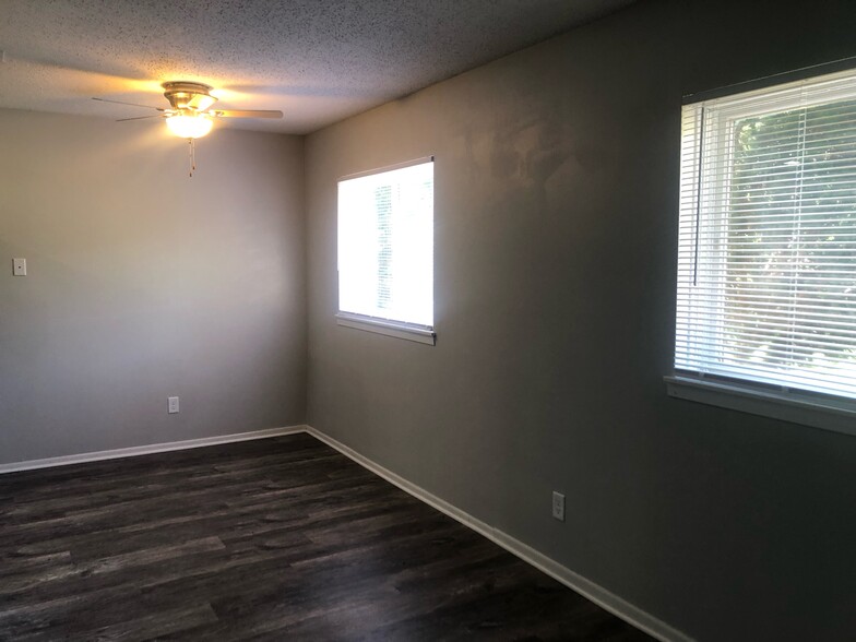 Building Photo - 4933 Jersey Ridge Rd