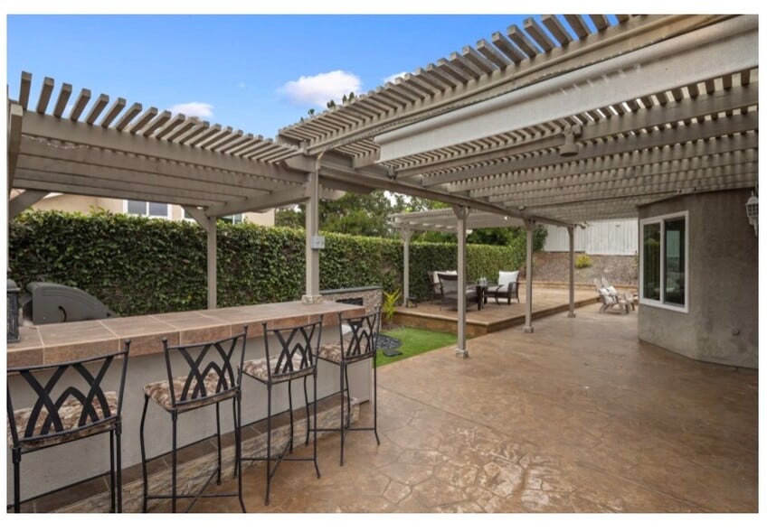 Building Photo - 24641 Ashland Dr