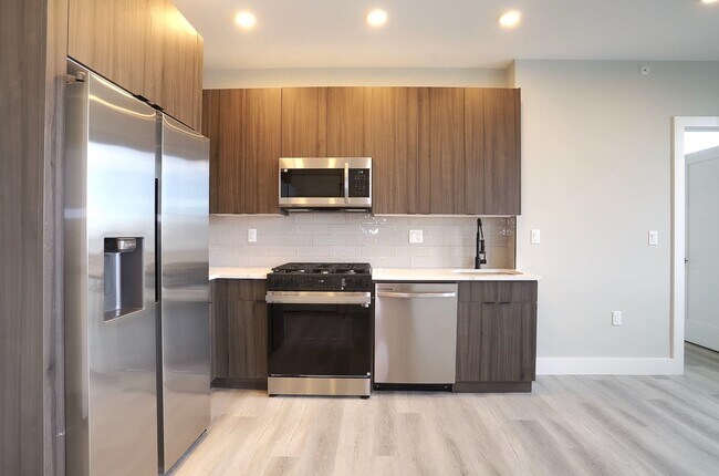 Building Photo - 3516 John F. Kennedy Blvd