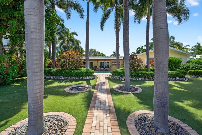 Building Photo - 728 Waterway Dr