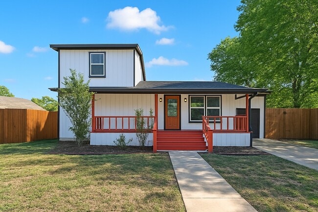 Building Photo - 508 W White Ave