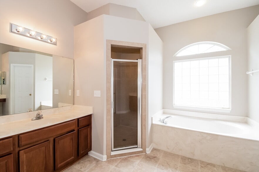 Building Photo - 14060 Red Rock Lake Dr