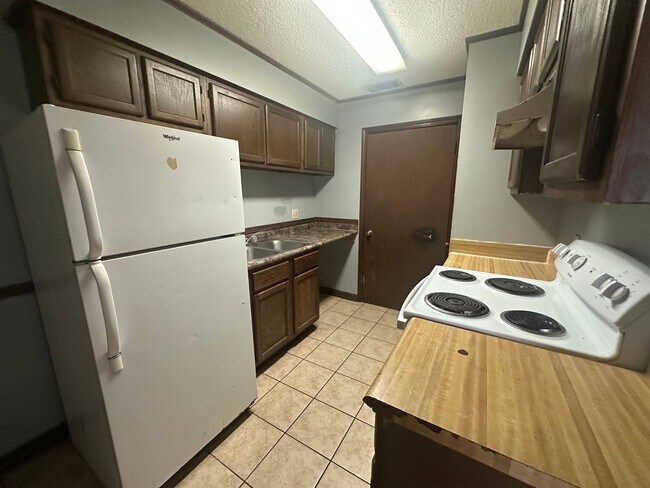 Building Photo - 106 Limoges St