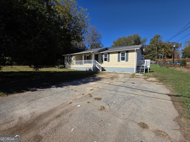 Building Photo - 531 Old Stone Rd