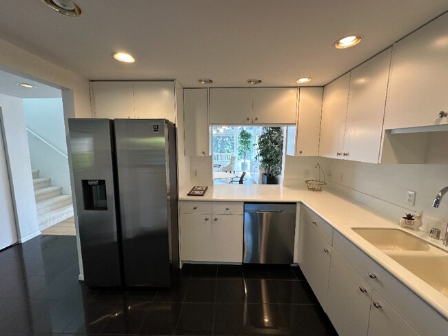 Building Photo - 2023 Narrows View Cir NW