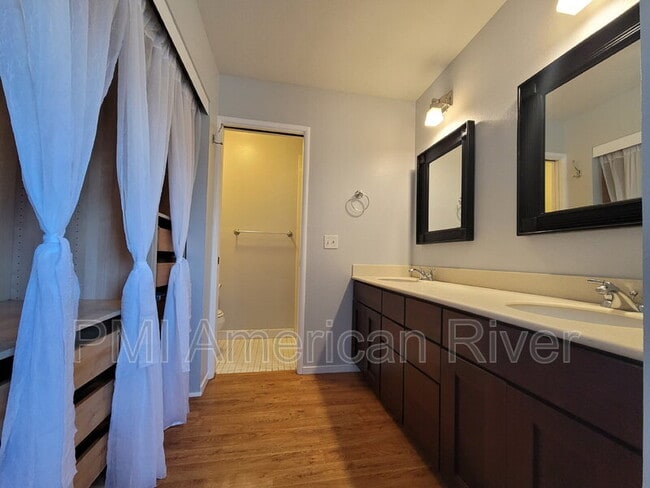 Building Photo - 3127 Vía Grande