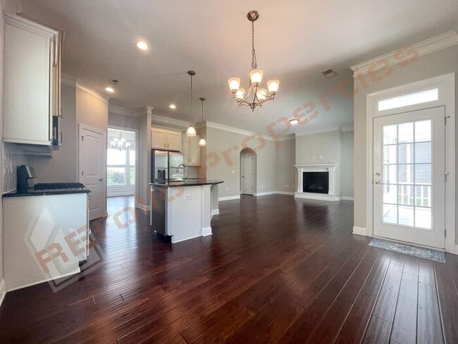 Building Photo - Lovely & Spacious 3 Bedroom, 2.5 Bathroom ...