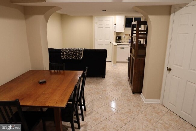 Building Photo - 11202 Troy Rd