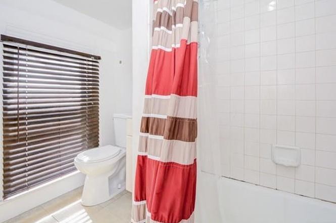 bath2 - 16 Falkland St