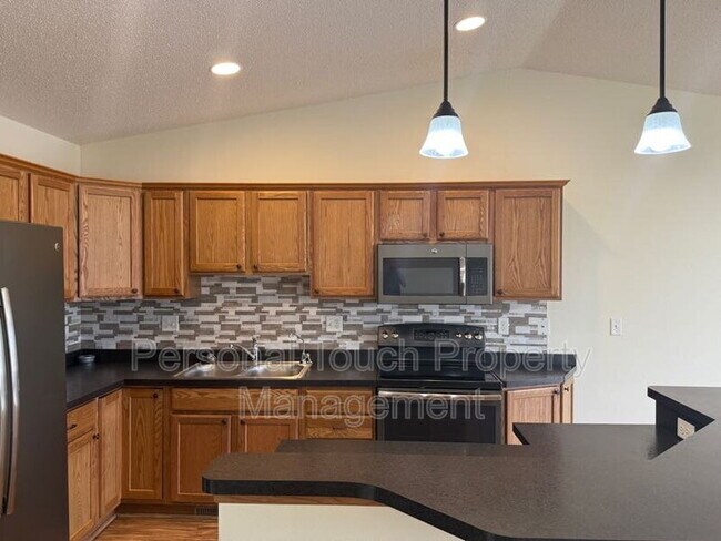 Building Photo - 2480 5th St W