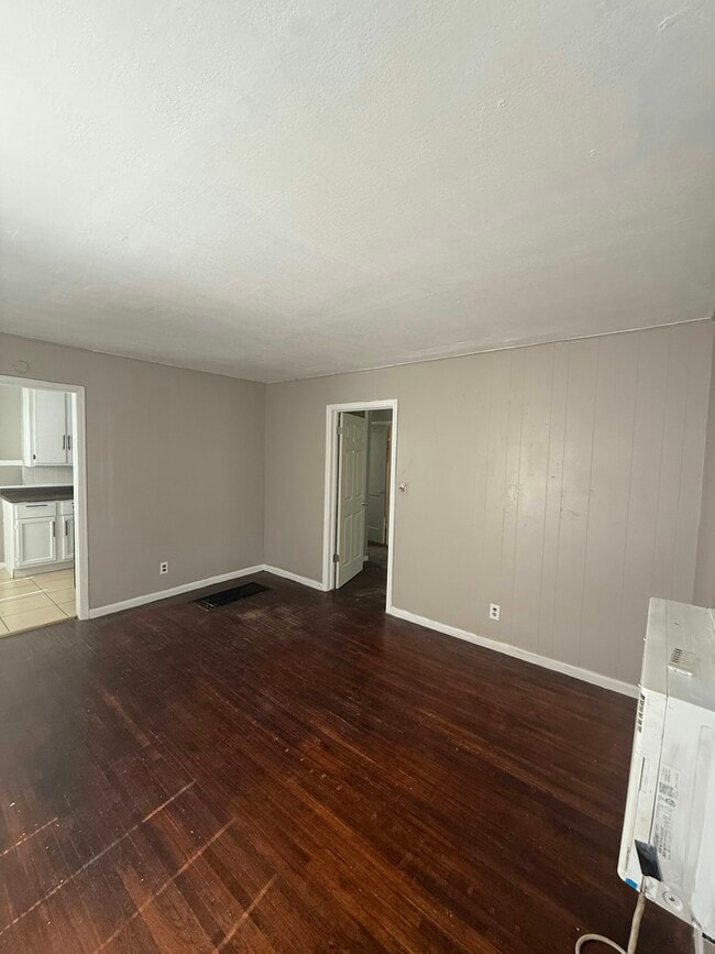 Primary Photo - 810 S Terrace Dr