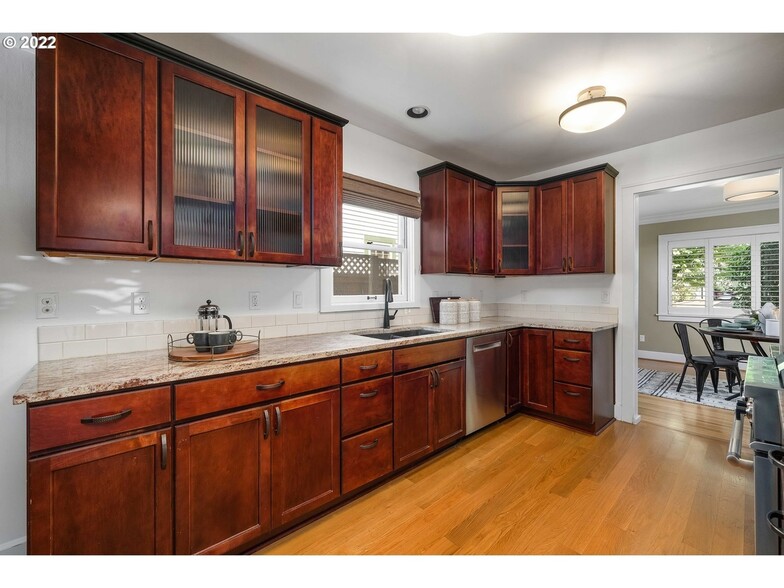 Kitchen - 2605 NE 35th Ave