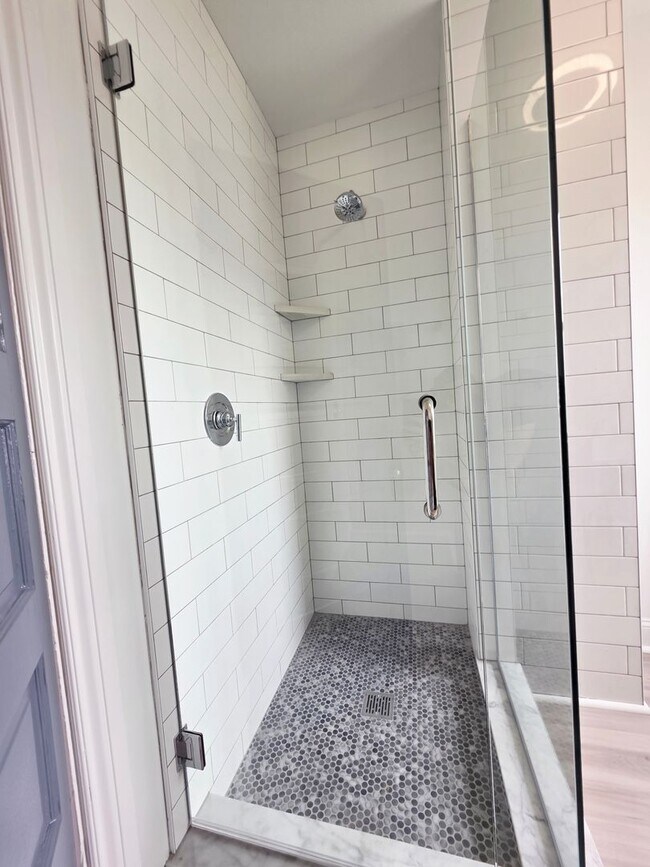 Building Photo - 5708-5710 Weldin