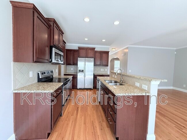 Building Photo - 5810 Spring Glen Lane