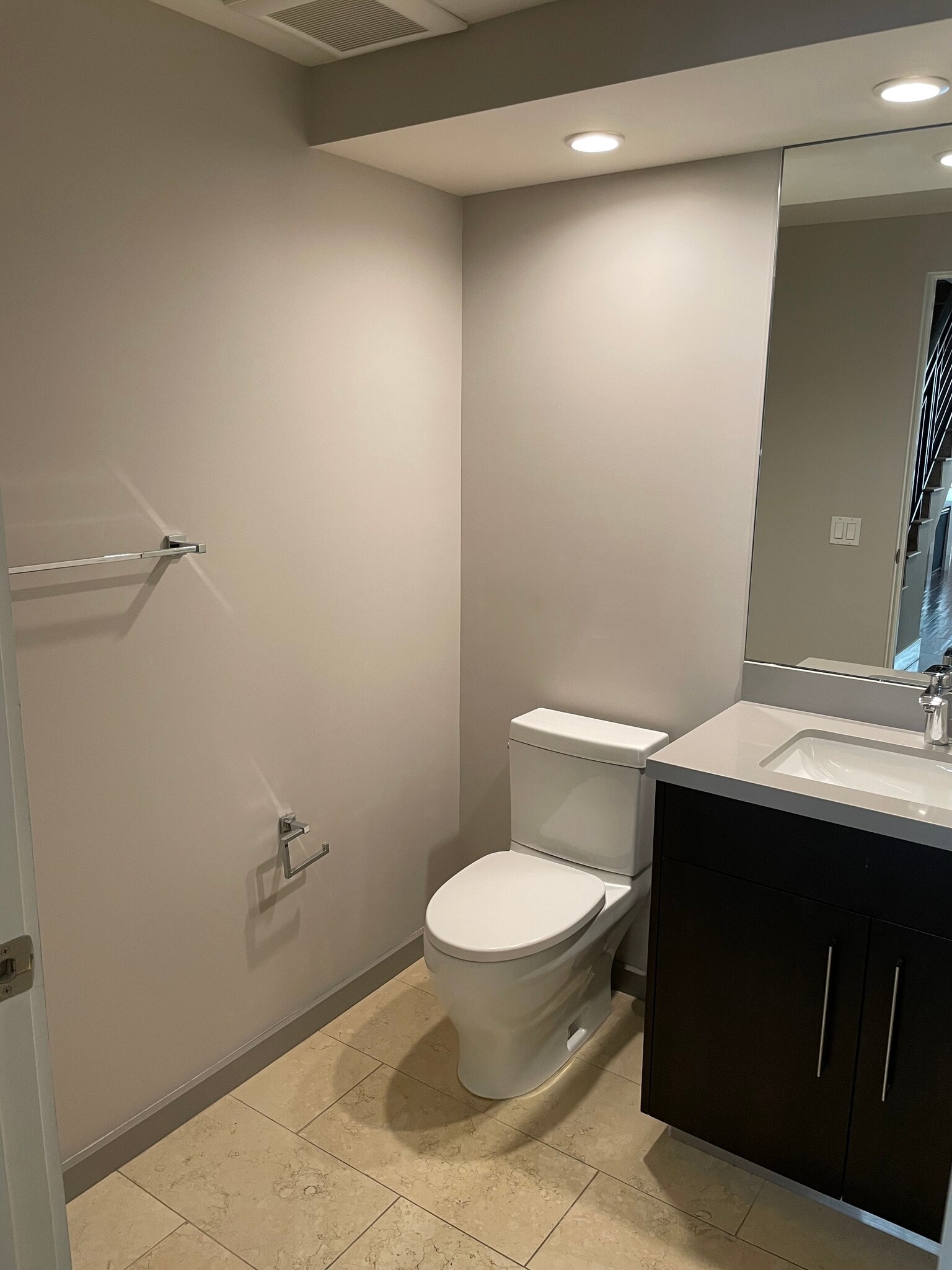 Building Photo - 1666 Greenfield Ave