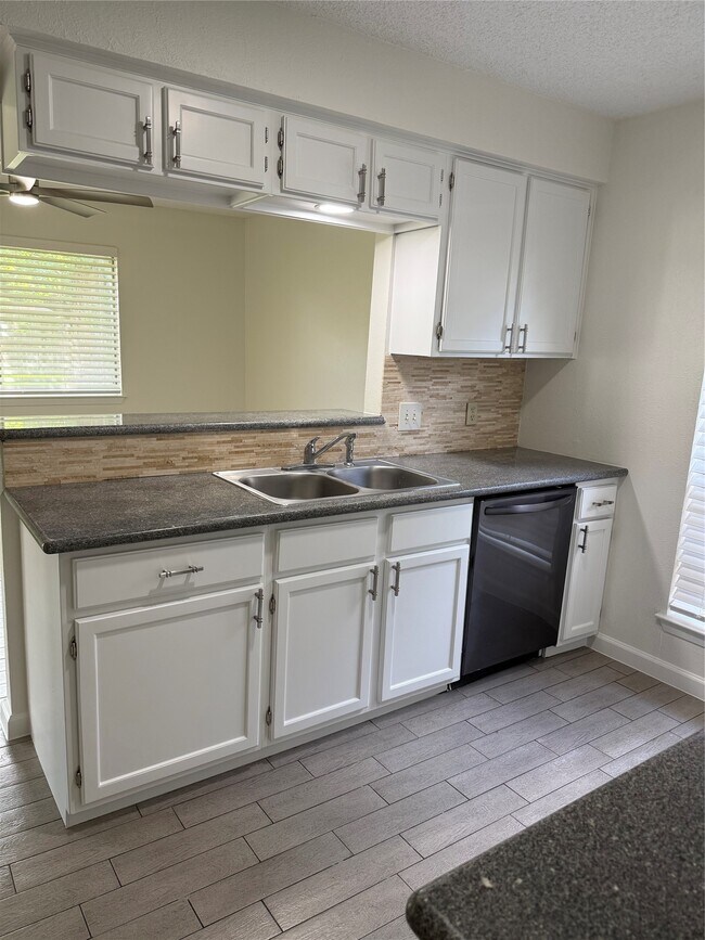 Building Photo - 262 Coppersmith Dr