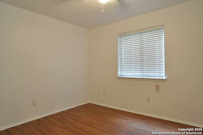 Building Photo - 3 Bedroom/2 Bath Ridge Creek Subdivision