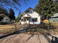 Building Photo - 321 W Summa St